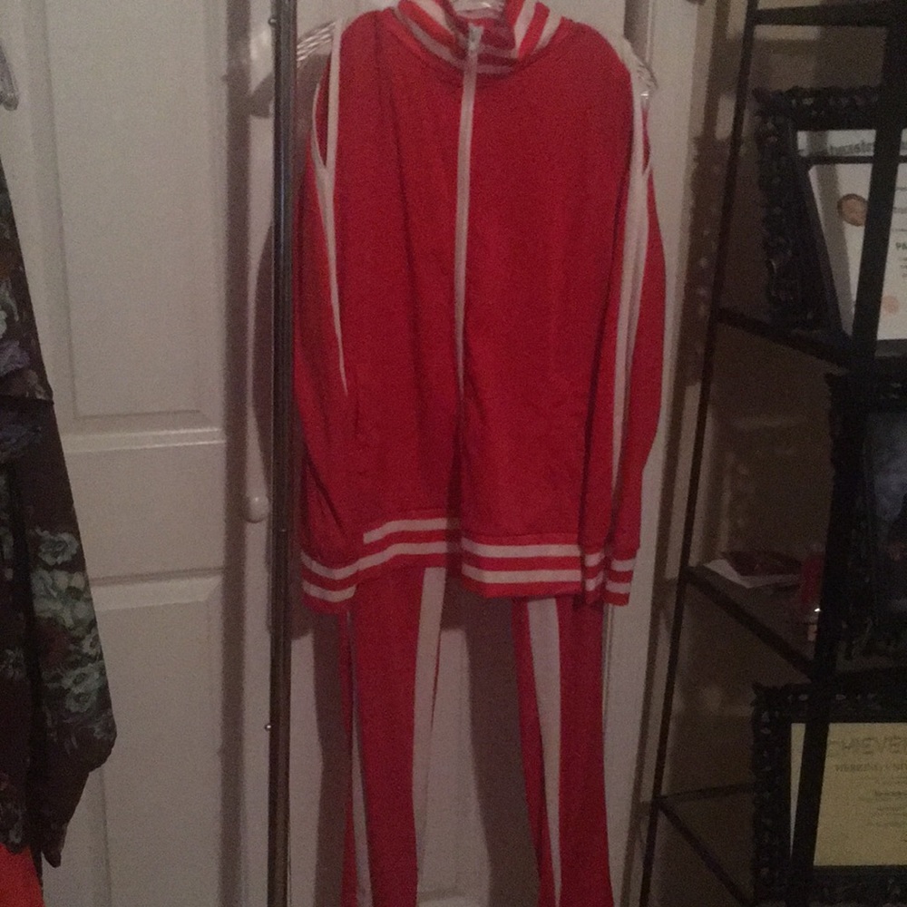 2 Piece Track Suit With Slit On The Shoulders & Pockets On Pants